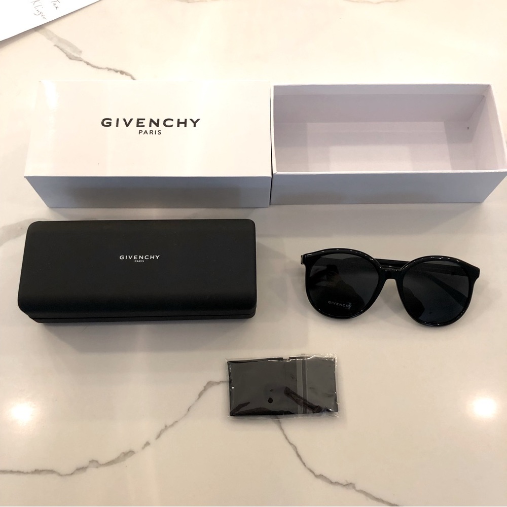 Black GIVENCHY Round Sunglasses with case and original box